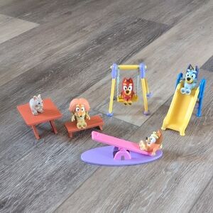 Bluey Deluxe Park Themed Playset: Bingo Figurine, Outdoor Adventure, 10-Piece